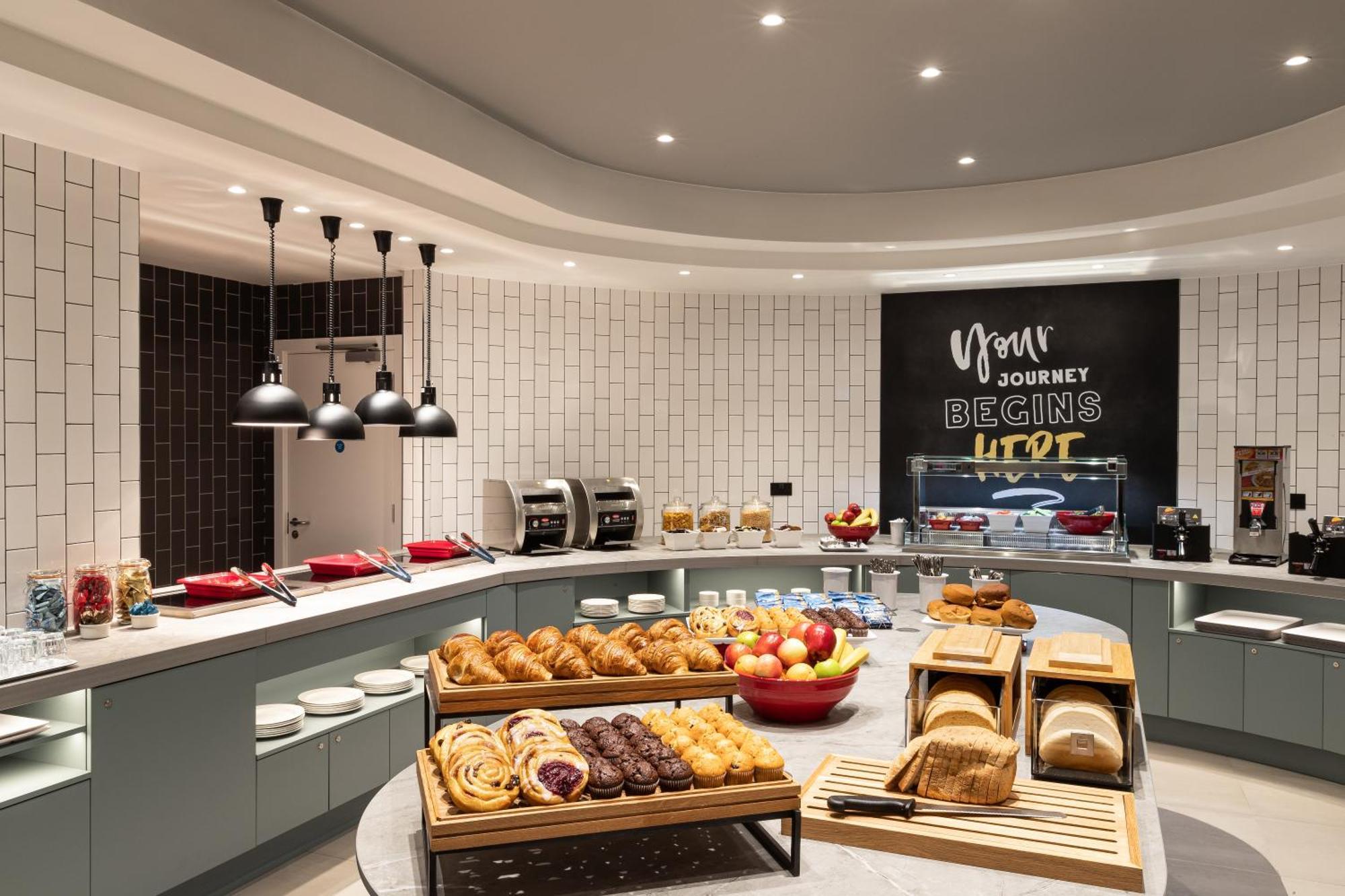 Hampton By Hilton 3*